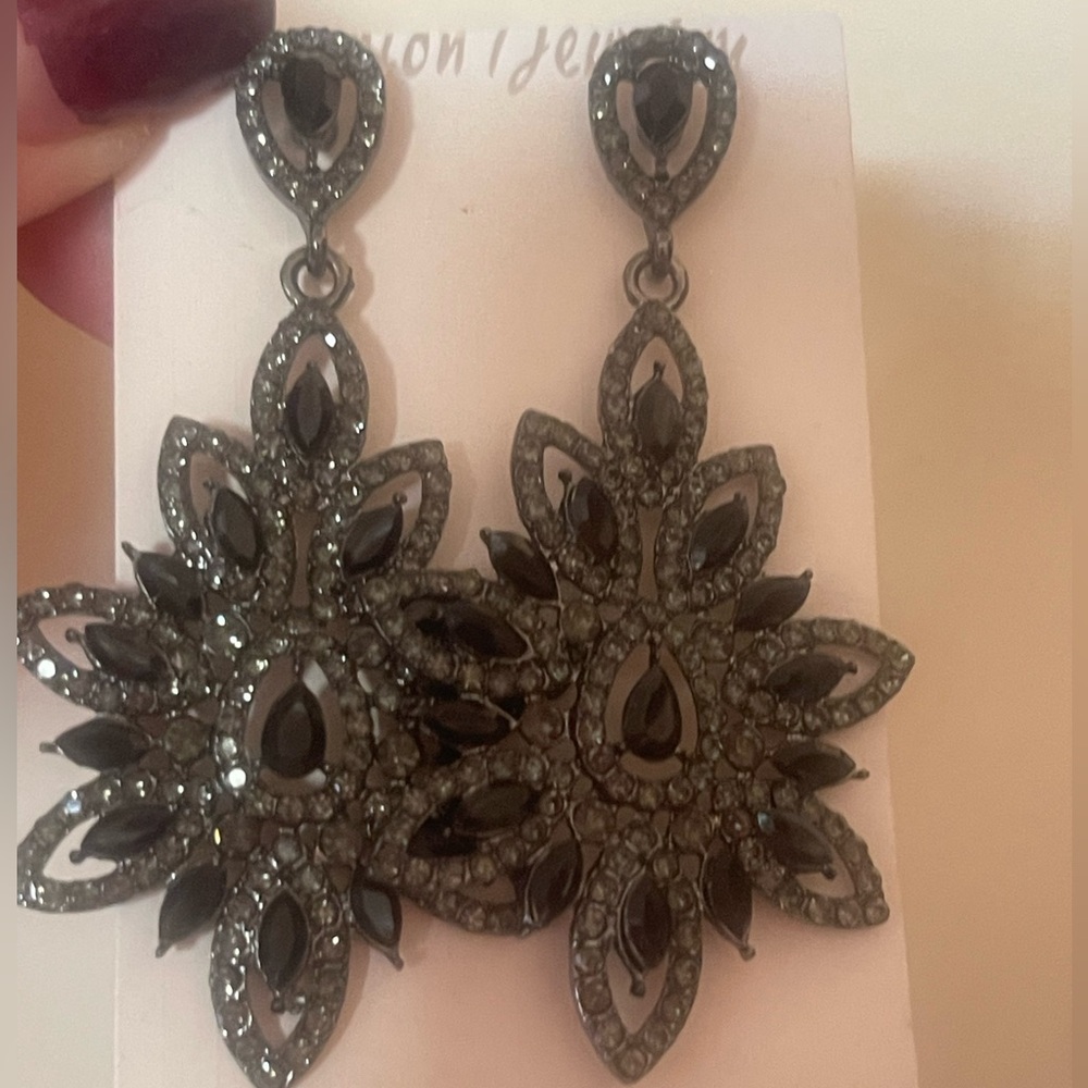 Elegant Black Crystal Drop Earrings